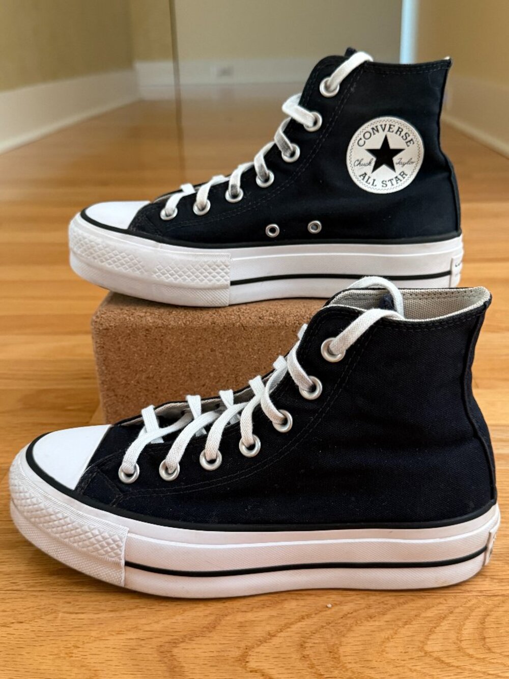 CONVERSE CHUCK TAYLOR ALL STAR HIGH TOP PLATFORM SNEAKER Size 6.5